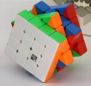 mcubes-yj-zhilong-mini-4x4-magnetic-speed-cube-img-1